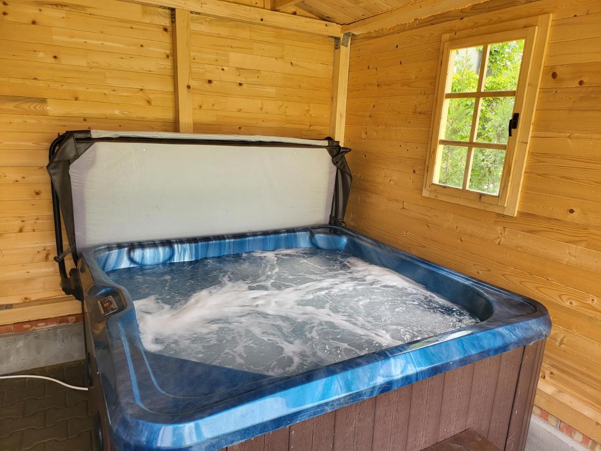 Casa Elis Piscina, Jacuzzy , Sauna, Ciubar Merei 외부 사진